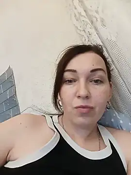 Snapshot of DanaNeon chatting on 05-20-26, 12:02 DanaNeon online show from 05-20-26, 12:02