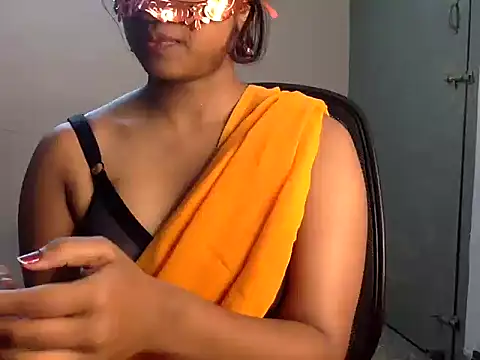 Snapshot of Hot-Honey20 chatting on 10-15-25, 01:41 Hot-Honey20 online show from 10-15-25, 01:41