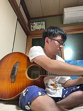 Snapshot of hiromu53 chatting on 10-18-25, 11:34 hiromu53 online show from 10-18-25, 11:34