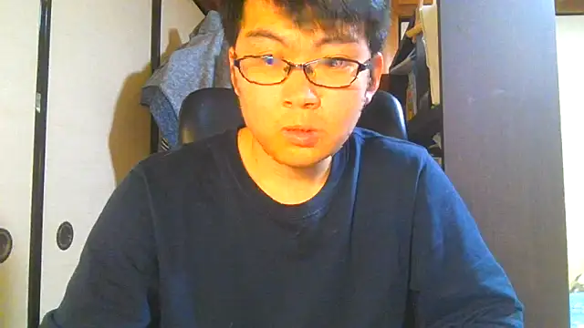 Snapshot of hiromu53 chatting on 04-03-26, 02:34 hiromu53 online show from 04-03-26, 02:34