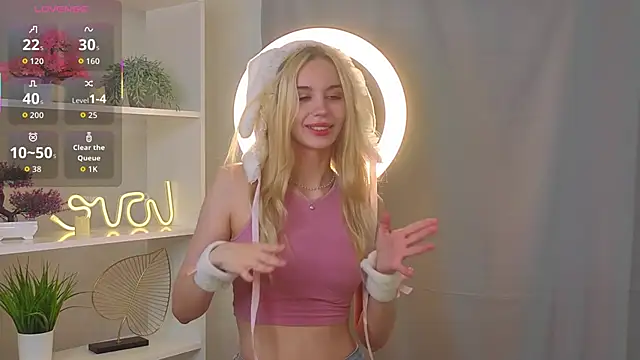 Snapshot of JaymieVigen chatting on 10-14-25, 03:07 JaymieVigen online show from 10-14-25, 03:07