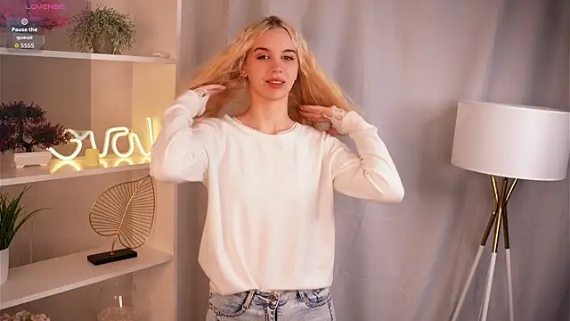 Snapshot of JaymieVigen chatting on 10-01-25, 03:33 JaymieVigen online show from 10-01-25, 03:33