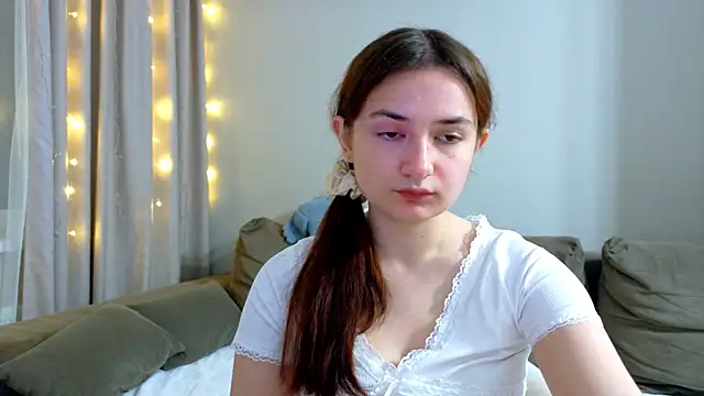 Lelia Vibe online show from 10-29-25, 01:48