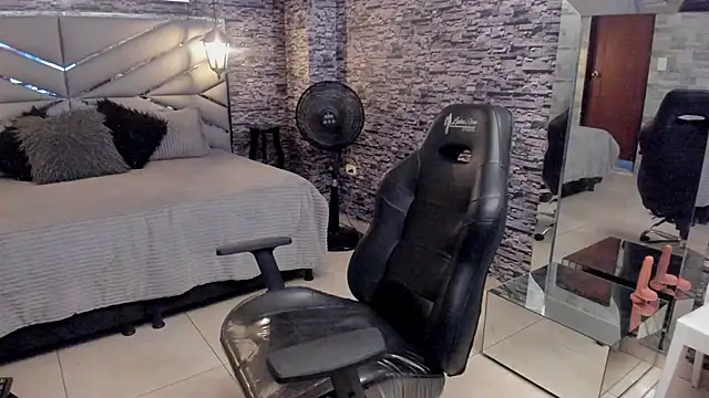 BellyBigBoobs online show from 10-31-25, 07:21