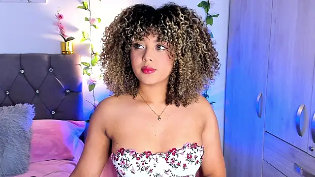 isajonnes18 online show from 10-06-25, 09:48