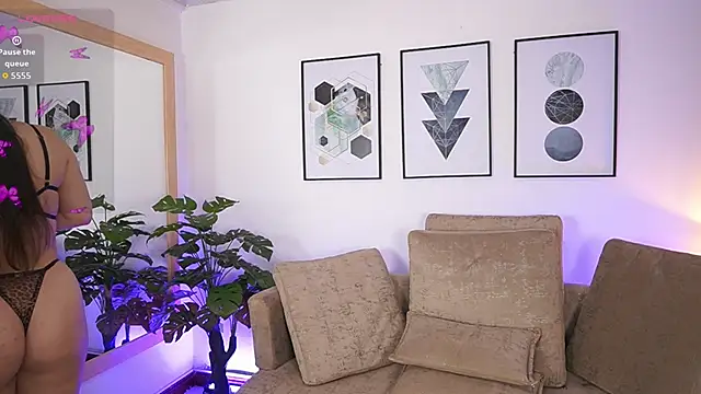 MilaCrave online show from 09-22-25, 11:49