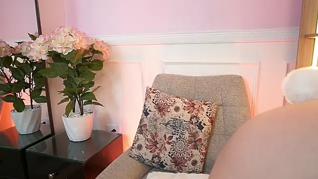 MilaCrave online show from 04-03-26, 11:38