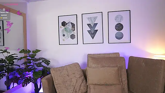 MilaCrave online show from 09-12-25, 11:43