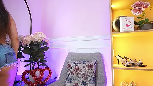 MilaCrave online show from 02-16-26, 11:42