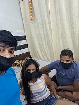 Snapshot of Cute_plak02 chatting on 11-14-25, 04:10 Cute plak02 online show from 11-14-25, 04:10
