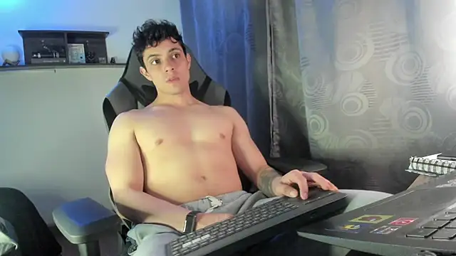 yourfavoriteboy   online show from 09-20-25, 05:45