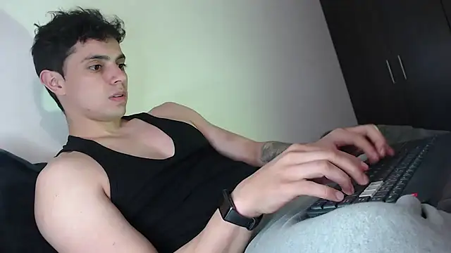 yourfavoriteboy   online show from 11-16-25, 10:13