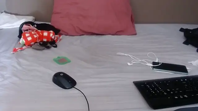 TALLHORNYBEAR online show from 09-26-25, 04:08