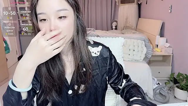 Y2Luvk online show from 10-24-25, 08:52