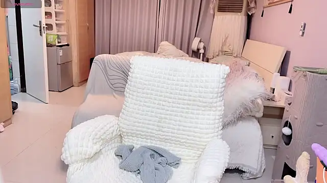 Y2Luvk online show from 10-28-25, 09:25