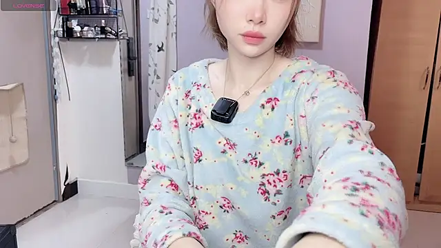 Y2Luvk online show from 12-17-25, 09:42