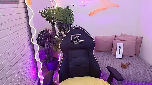 Darling tay online show from 10-21-25, 03:28