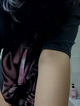 Snapshot of lau_laulu chatting on 01-14-26, 03:43 lau laulu online show from 01-14-26, 03:43