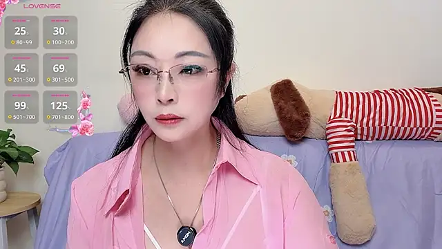 Snapshot of Hua_Hua_0 chatting on 09-28-25, 12:23 Hua Hua 0 online show from 09-28-25, 12:23