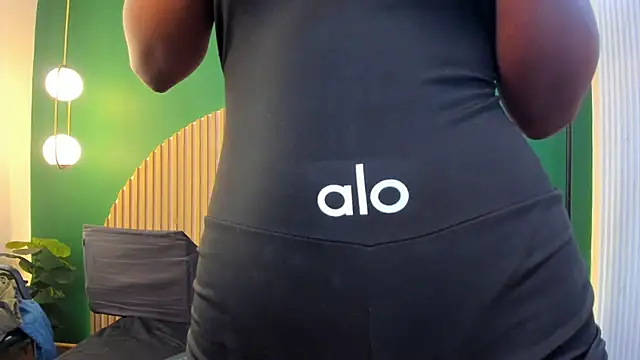 halleylorens online show from 11-29-25, 08:03