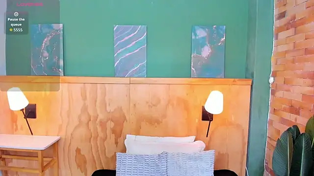 halleylorens online show from 02-19-26, 07:11