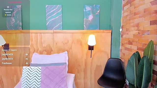 halleylorens online show from 03-11-26, 07:08