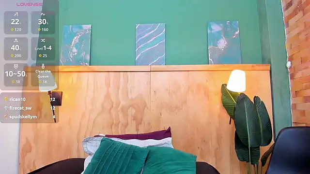 halleylorens online show from 03-03-26, 07:21