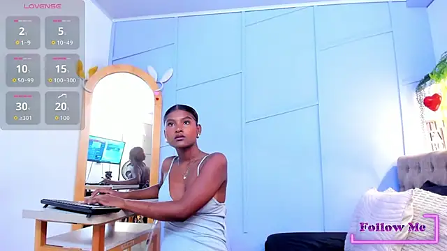 halleylorens online show from 02-09-26, 07:34