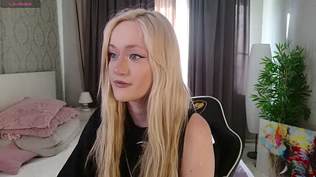 HeyMonkey  online show from 03-18-26, 01:24