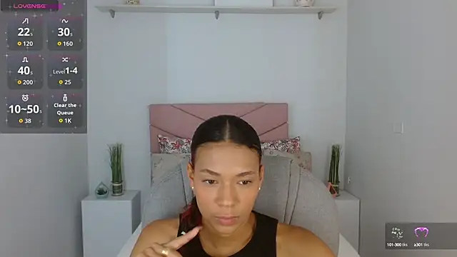 SarayVega  online show from 10-03-25, 07:15