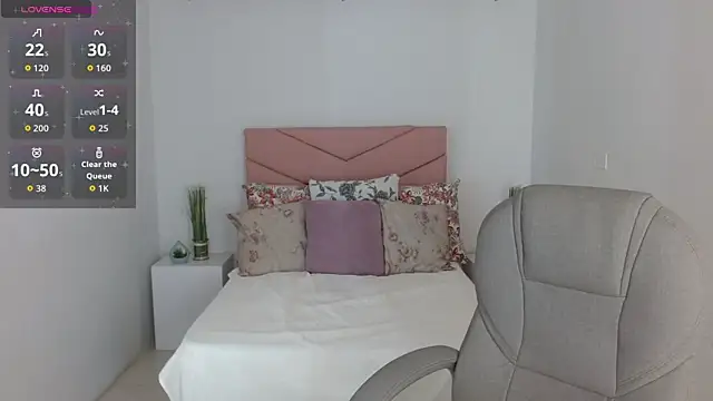 SarayVega  online show from 10-11-25, 07:15