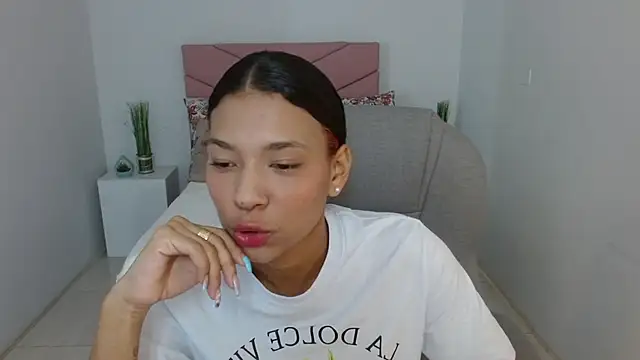 SarayVega  online show from 09-20-25, 12:21