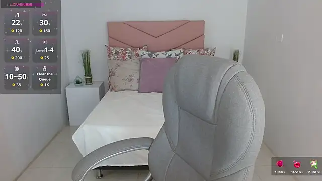SarayVega  online show from 10-16-25, 07:11