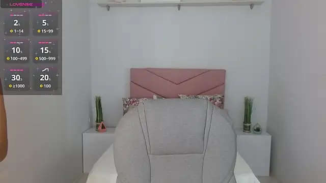 SarayVega  online show from 10-18-25, 07:27