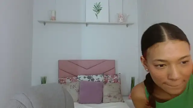 SarayVega  online show from 09-13-25, 06:52