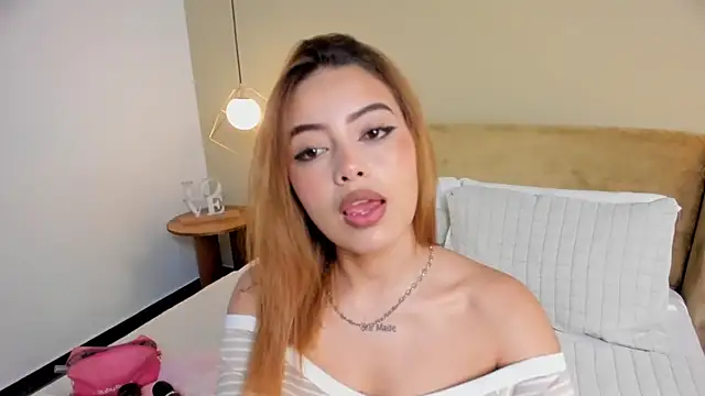 Snapshot of ArianaSilva_ chatting on 09-13-25, 12:05 ArianaSilva  online show from 09-13-25, 12:05