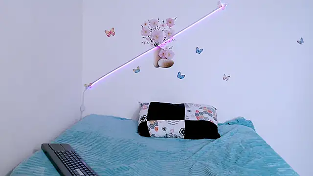 angelyxs online show from 10-13-25, 05:14