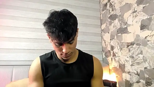 Snapshot of ZYZZ1312 chatting on 02-14-26, 04:45 ZYZZ1312 online show from 02-14-26, 04:45