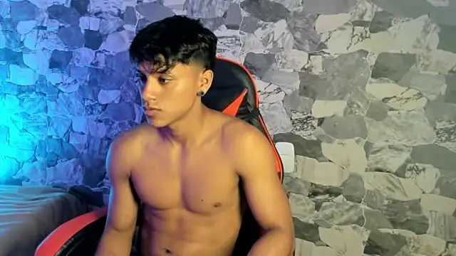 ZYZZ1312 online show from 05-23-26, 04:11