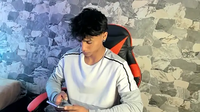 ZYZZ1312 online show from 05-12-26, 05:19