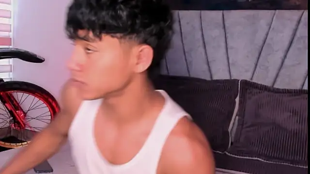 ZYZZ1312 online show from 11-05-25, 04:32