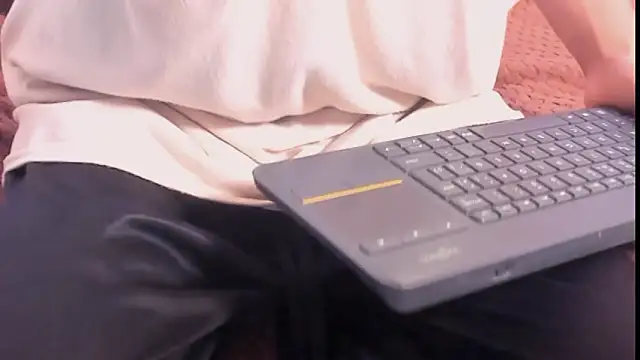 Snapshot of ZYZZ1312 chatting on 02-02-26, 06:29 ZYZZ1312 online show from 02-02-26, 06:29