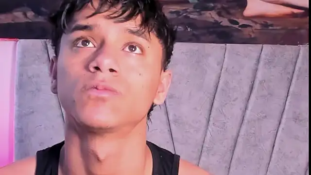 ZYZZ1312 online show from 01-06-26, 04:33