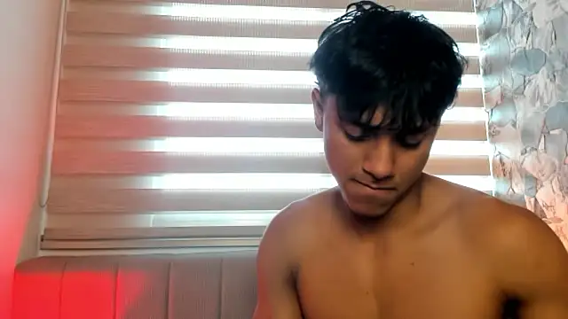 ZYZZ1312 online show from 03-07-26, 08:47