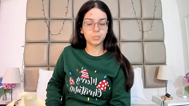 MiaMillers1 online show from 12-16-25, 11:14