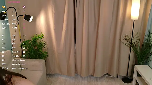 lisabaus online show from 12-14-25, 07:14