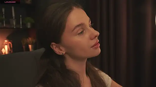 Olivia Farrell online show from 09-30-25, 12:44