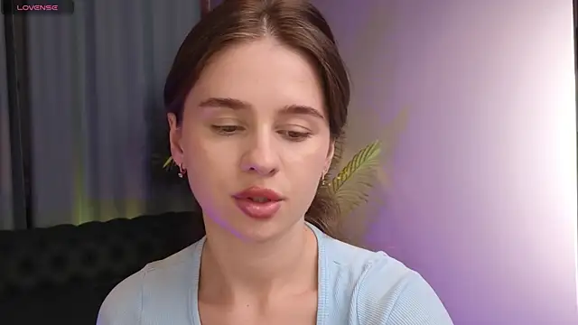 Olivia Farrell online show from 09-23-25, 12:45