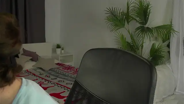 Olivia Farrell online show from 02-04-26, 12:55