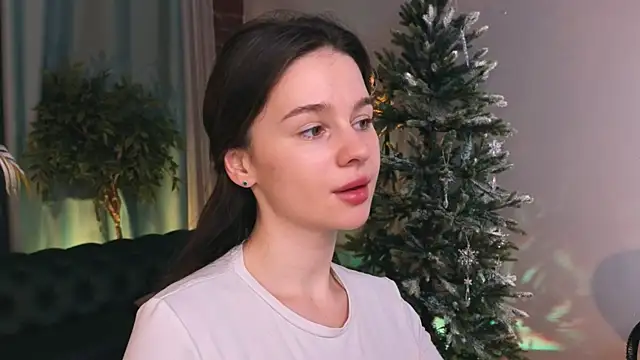 Olivia Farrell online show from 12-05-25, 01:10